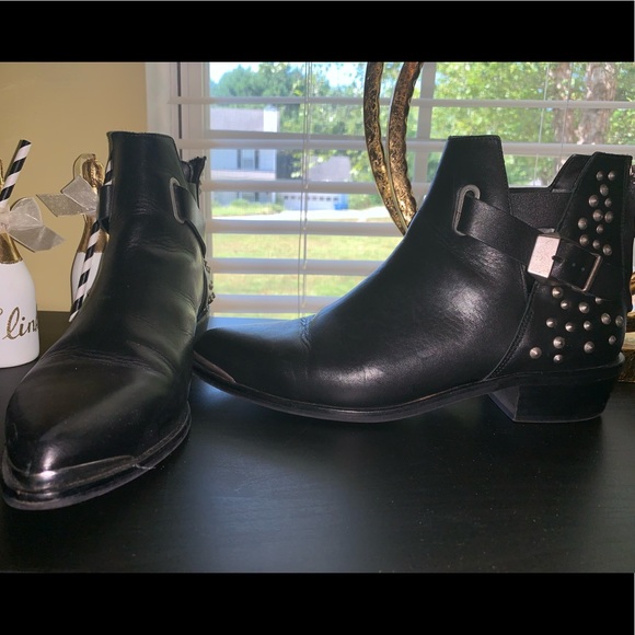 Zara spike/studded ankle bootie. Black 41 leather - Picture 1 of 8